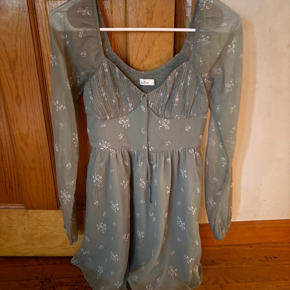 Hollister dress with lining soft and flowy.